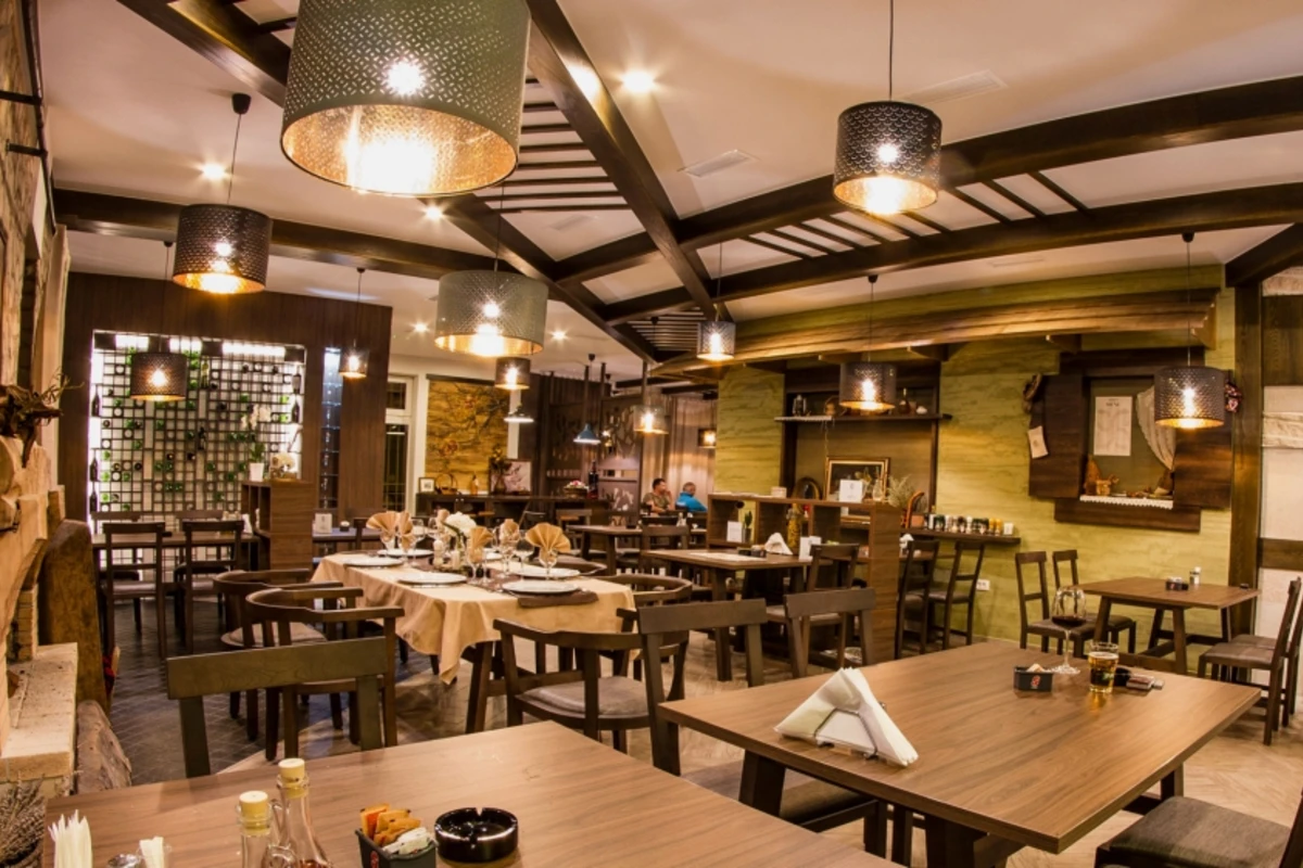 Kafe və restoranlarla bağlı bu məhdudiyyət ləğv edilməlidir - AÇIQLAMA