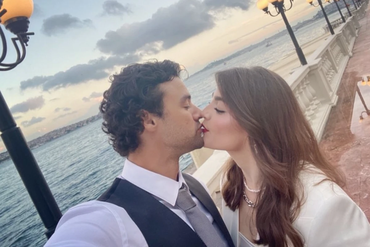 Van Dammın oğlu ilə gəlininin yeni görüntüləri - FOTO Van Dammın oğlu ilə gəlininin yeni görüntüləri - FOTO