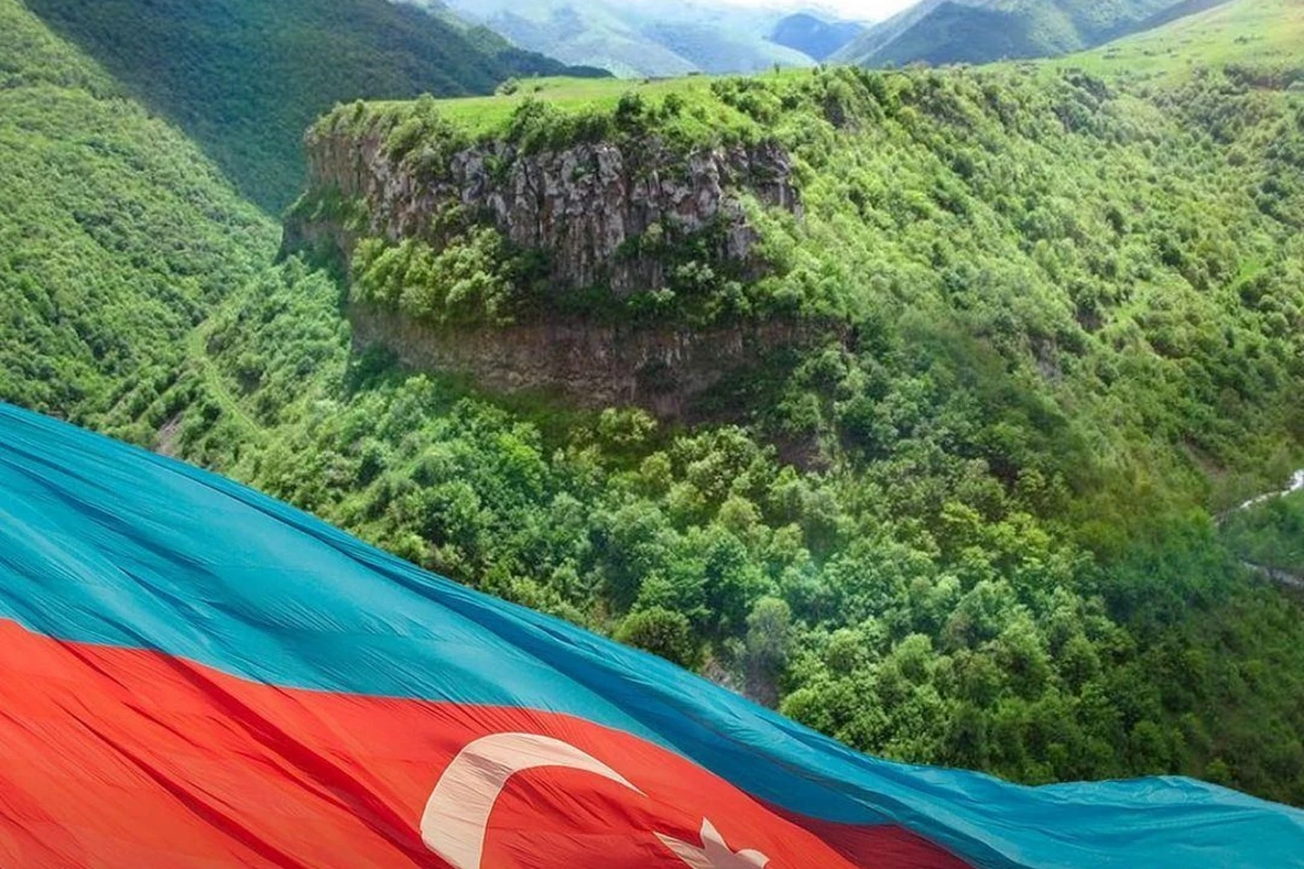 4 general “Kəlbəcərin azad olunmasına görə” medalı ilə təltif edildi