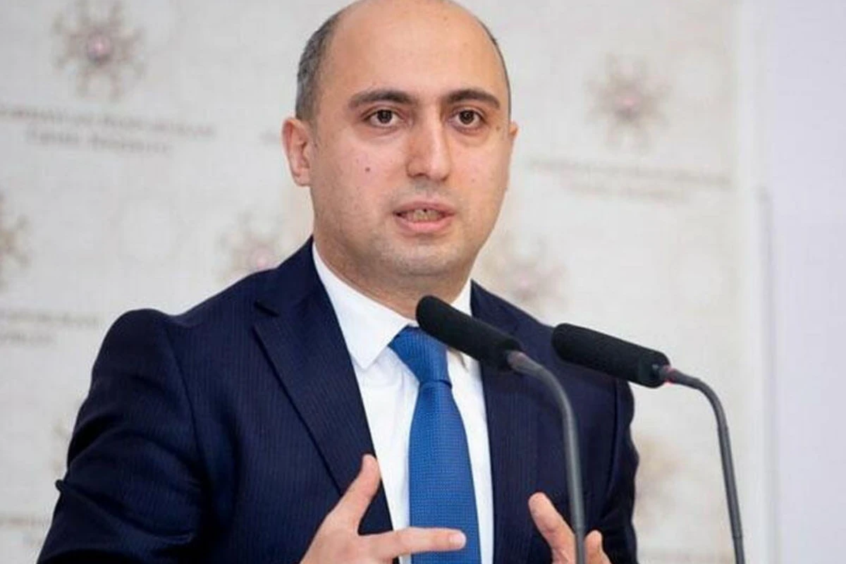 Nazir qayınatanı çıxardı, yerinə kürəkənini gətirdi Nazir qayınatanı çıxardı, yerinə kürəkənini gətirdi