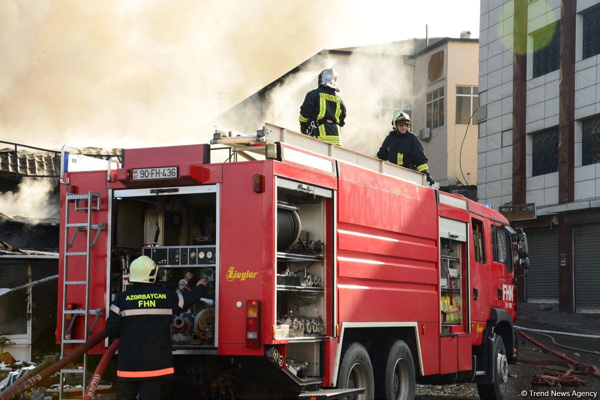 Bakıda doqquzmərtəbəli yaşayış binasında yanğın