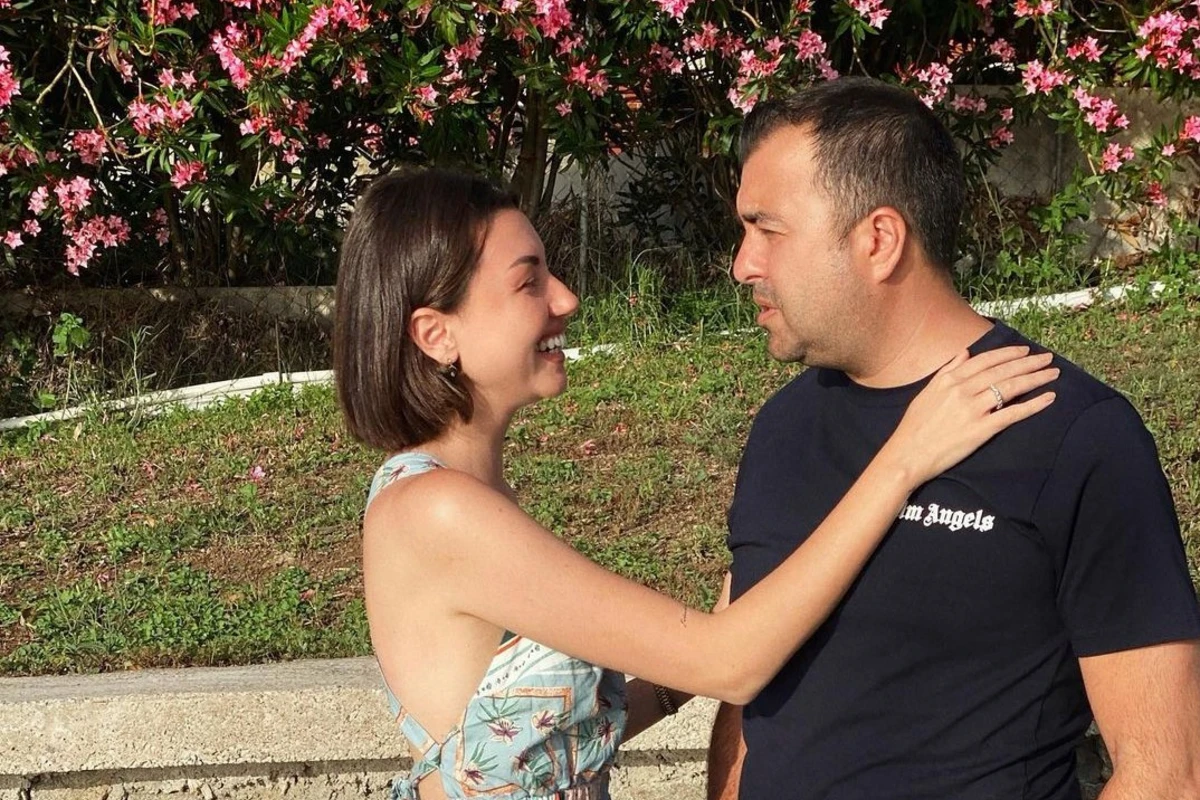 Əri Safuranın adını qoluna yazdırıb - FOTO