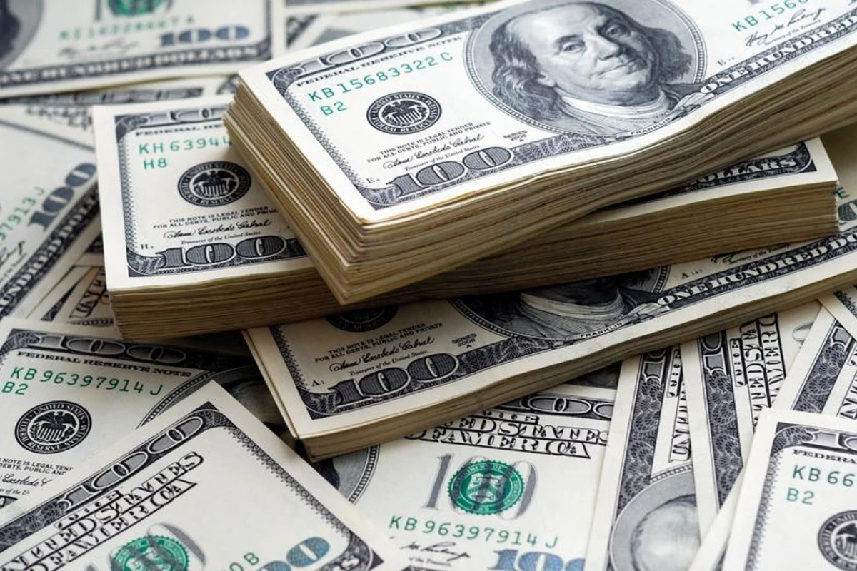 Американец по ошибке получил 50 млрд долларов на свою банковскую карту