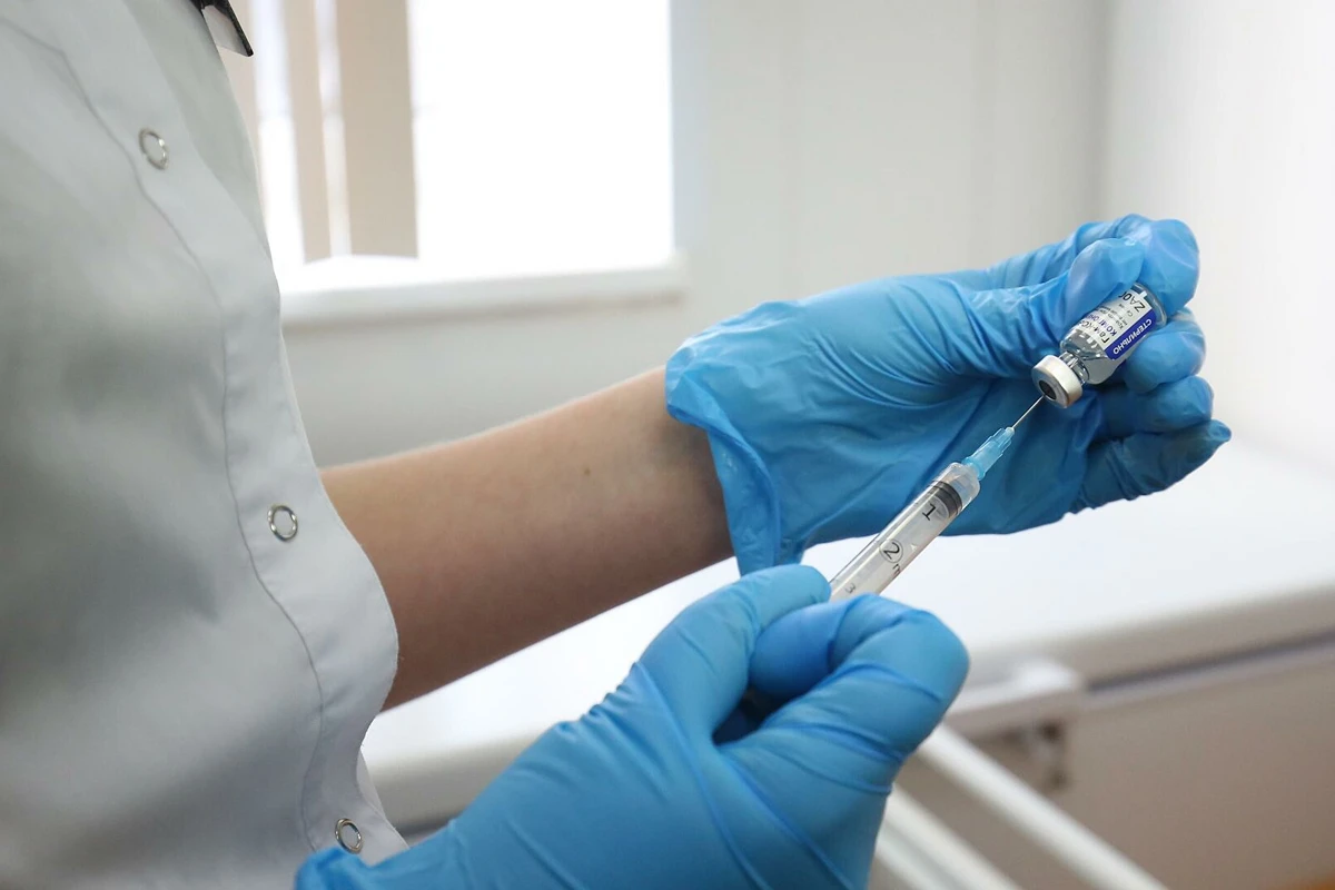 Ученые доказали эффективность смешивания двух вакцин от коронавируса