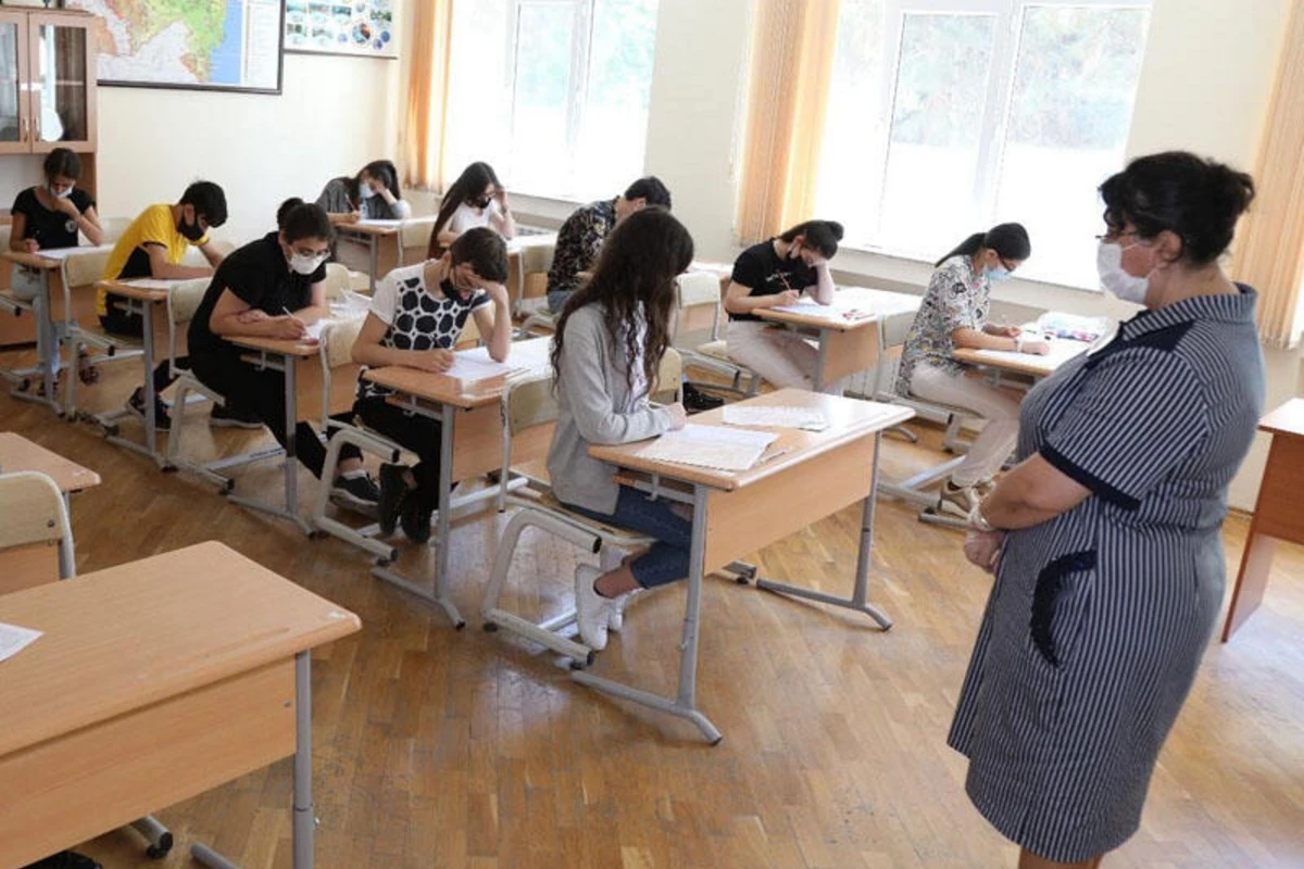 Nəzarətçi bu səbəbdən zaldan qovuldu Nəzarətçi bu səbəbdən zaldan qovuldu