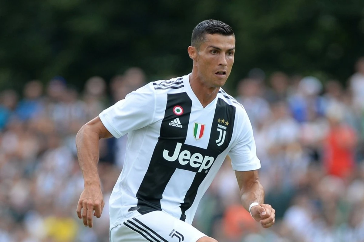 Названа стоимость одного поста Роналду в Instagram