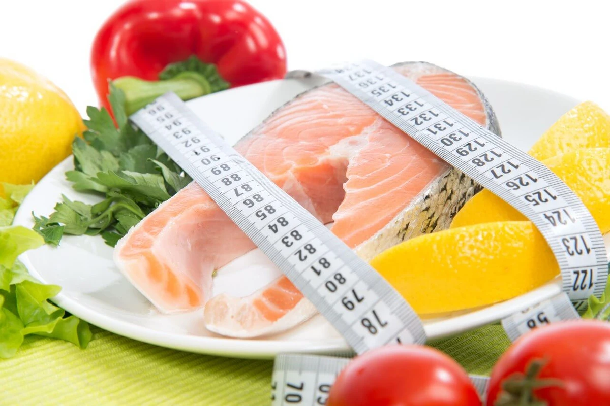 Названы затрудняющие похудение продукты