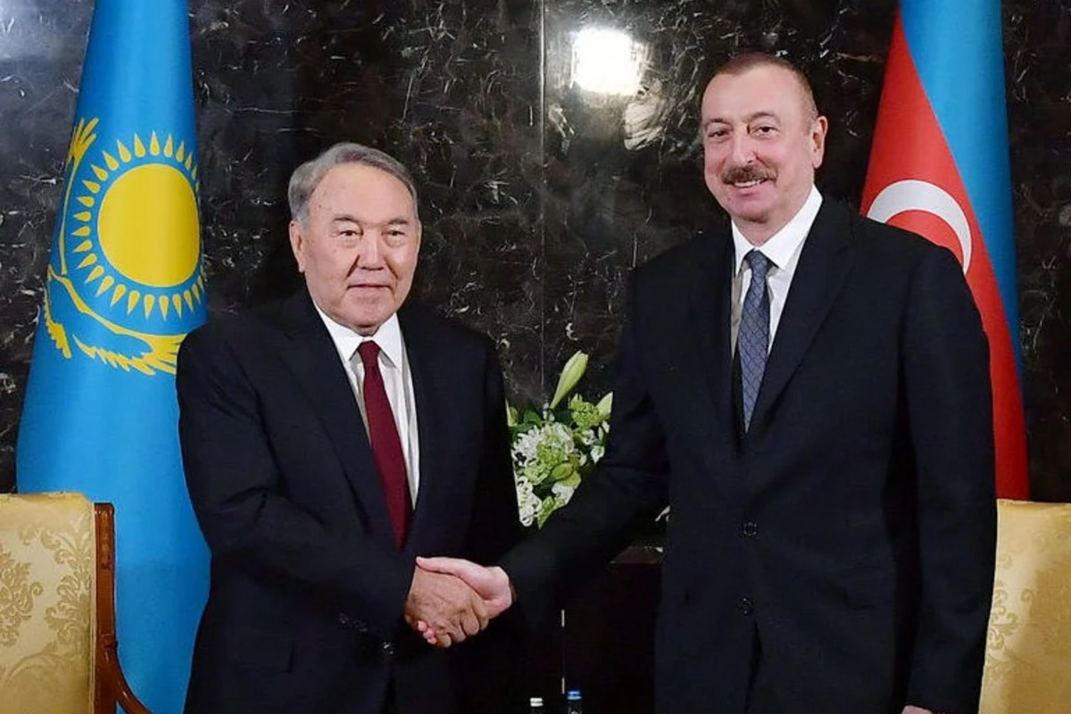 Президент Ильхам Алиев поздравил Нурсултана Назарбаева