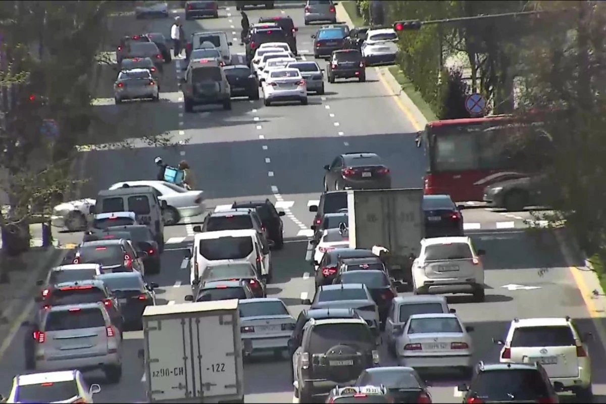 Bakıda tıxac yaranan yollar - SİYAHI