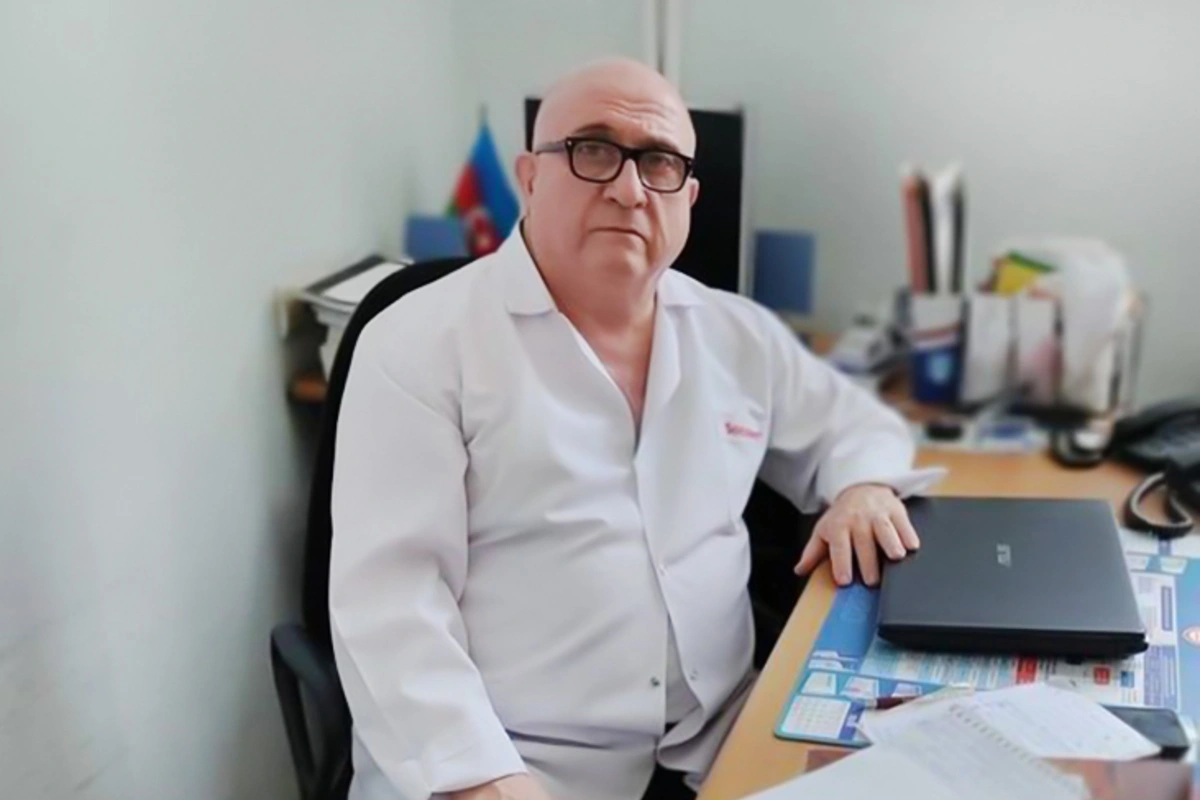 Pasiyenti tərəfindən bıçaqlandığı iddia olunan həkim özü-özünə xəsarət yetiribmiş