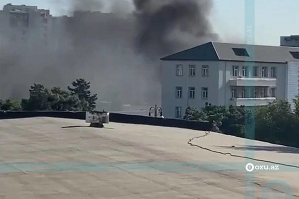 В Баку горит здание больницы - ВИДЕО