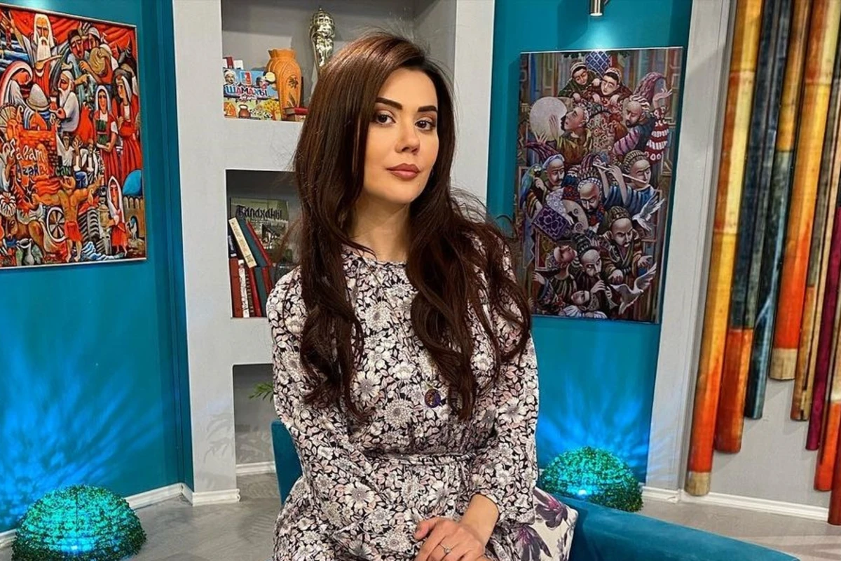 Oksana Rəsulova: “İndiyə qədər atamın yanında şortikdə gəzməmişəm” - VİDEO