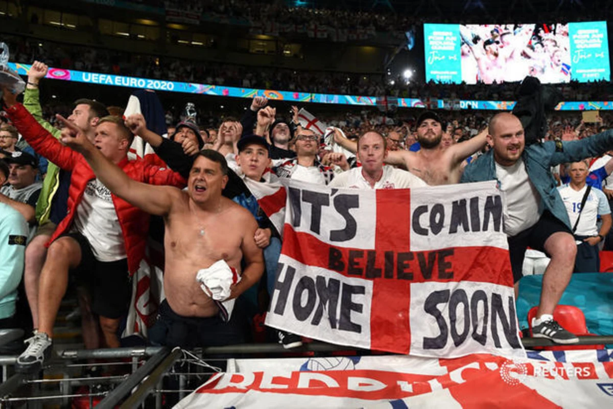 UEFA Şmeyxelə görə ingiltərəli azarkeşləri cəzalandıracaq