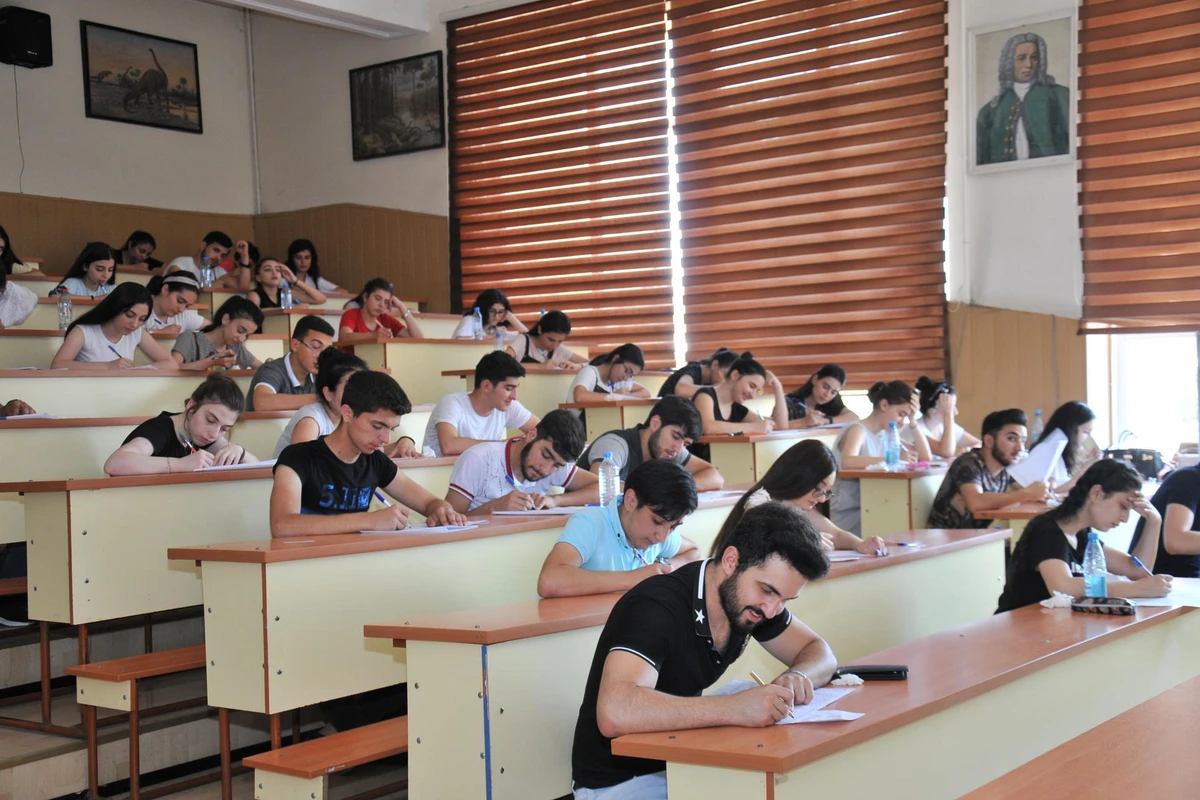 Bu gündən tələbələrin köçürülməsi prosesinə başlanılır Bu gündən tələbələrin köçürülməsi prosesinə başlanılır