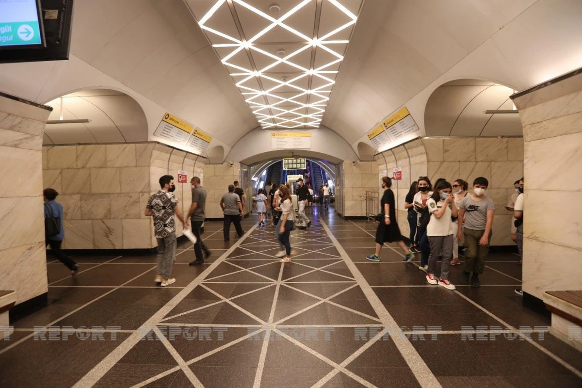 Полиция провела масочный рейд в бакинском метро - ФОТО