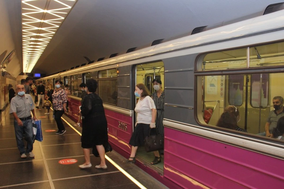 Bakıda vətəndaş azyaşlı oğlunu metroda unudub