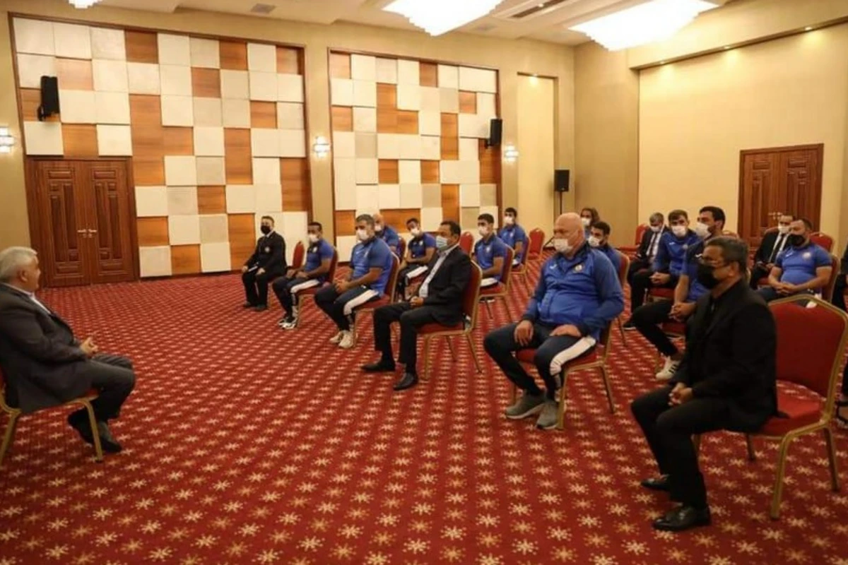 Rövnəq Abdullayev Olimpiya Oyunlarında iştirak edəcək cüdoçularla görüşdü Rövnəq Abdullayev Olimpiya Oyunlarında iştirak edəcək cüdoçularla görüşdü