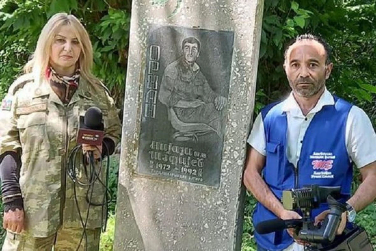 Şəhid ailələrindən pul alaraq çəkiliş edən jurnalistlər həbs edildi - FOTO