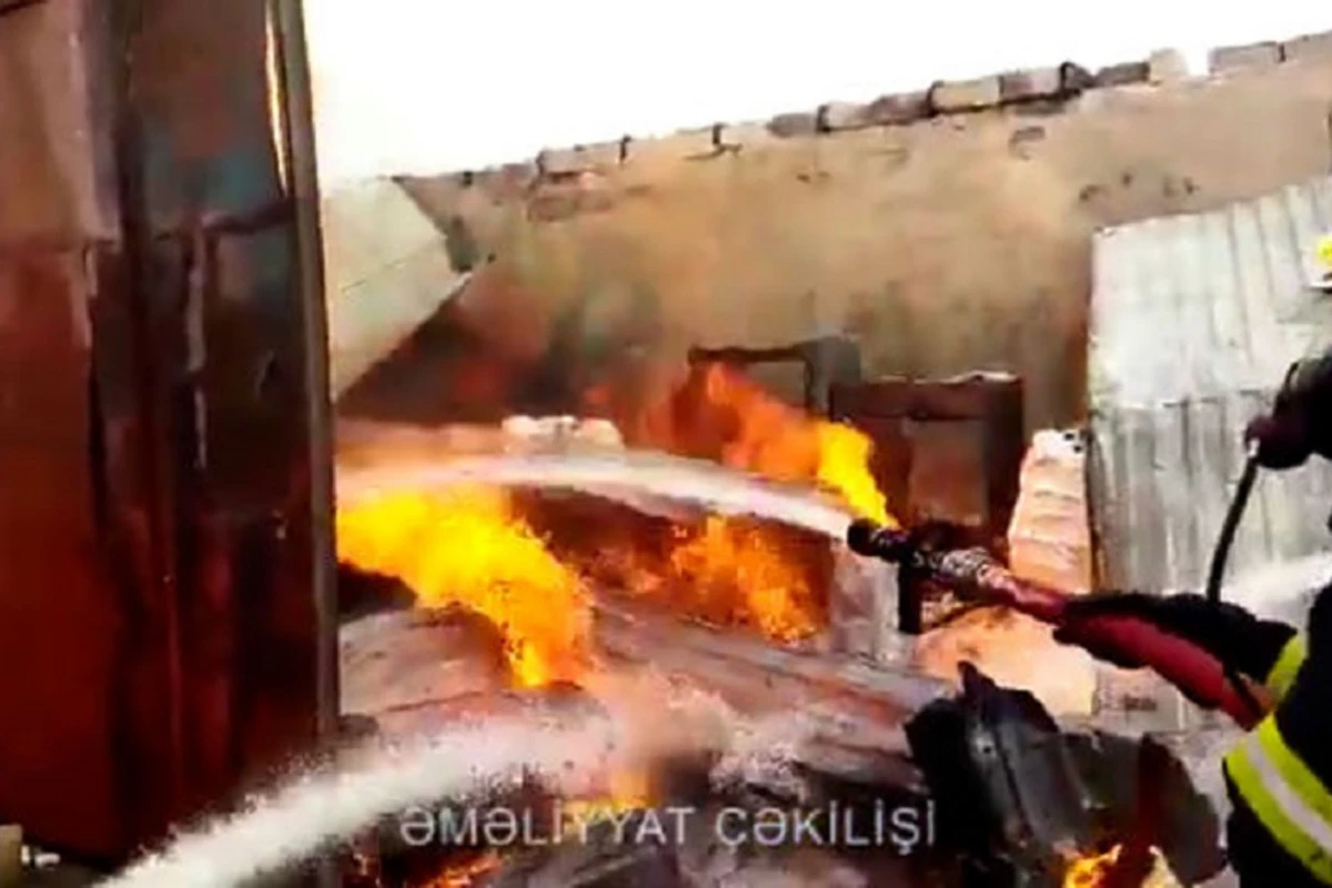 Azərbaycanda baş verən yanğının görüntüləri - VİDEO