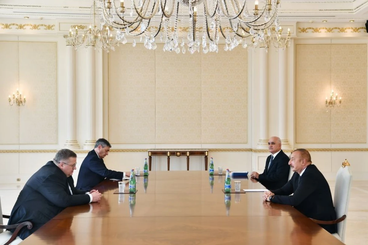 Президент Ильхам Алиев принял заместителя премьер-министра Российской Федерации