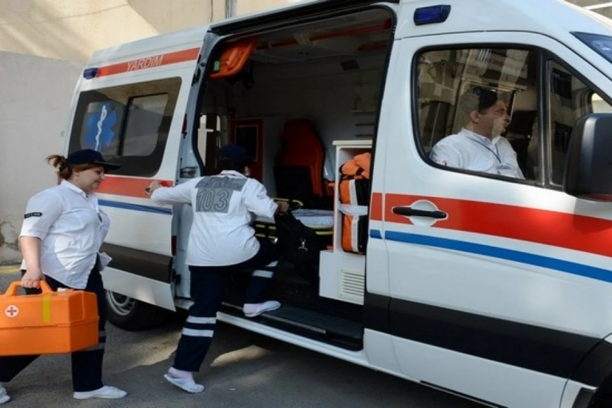 Работники здравоохранения Азербайджана будут получать надбавки