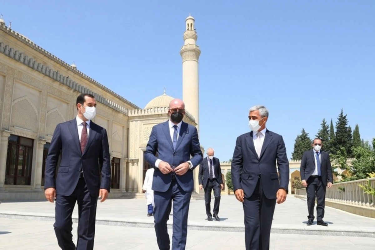 Avropa İttifaqı Şurasının Prezidenti Şamaxı Cümə məscidində - FOTO