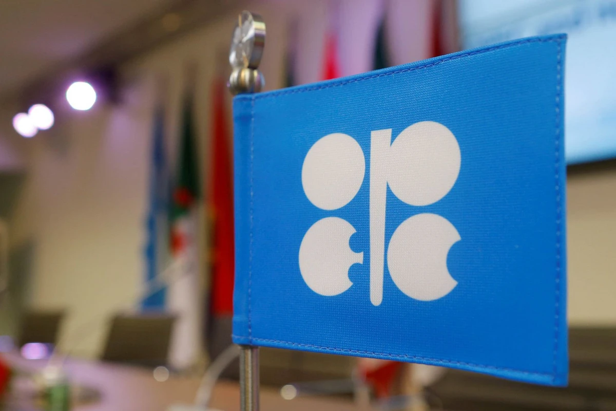 Министры стран ОПЕК+ начали переговоры по объемам добычи нефти и продлению сделки