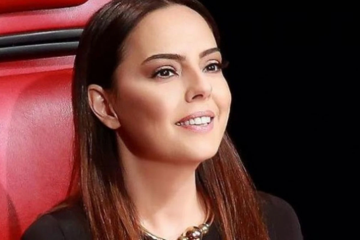 Ebru Gündəşi dinləmək üçün 22 min ödədilər - FOTO