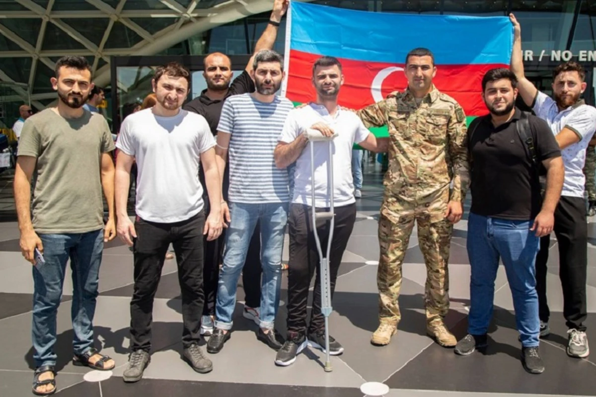 Шестеро участников Отечественной войны вернулись на родину после лечения в Турции - ФОТО