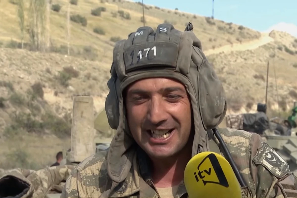 Paşinyana mesaj göndərən tankçının toyu oldu - VİDEO Paşinyana mesaj göndərən tankçının toyu oldu - VİDEO