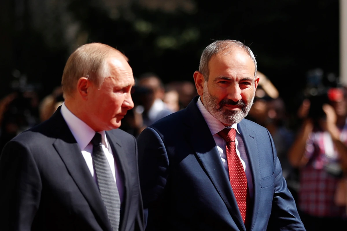 Путин обсудил с Пашиняном Карабах