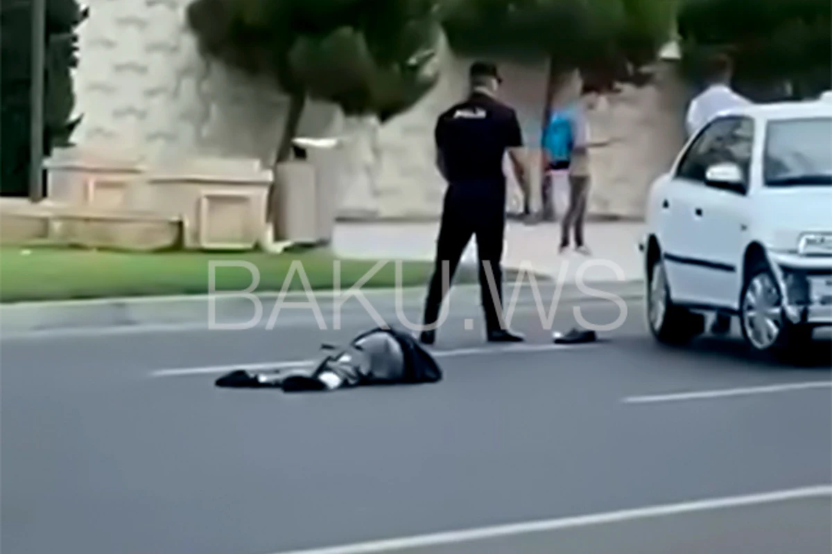 Bakıda avtomobil piyadanı vuraraq öldürdü - VİDEO