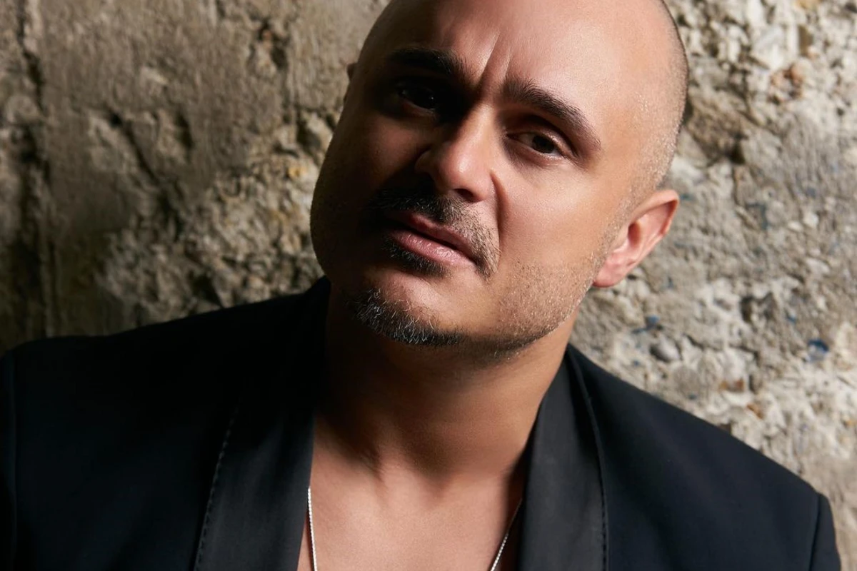 Miri Yusif “Toz-duman”ı təqdim etdi - VİDEO Miri Yusif “Toz-duman”ı təqdim etdi - VİDEO