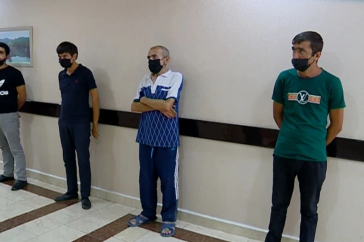 Gəncədə narkotik satmaqda və saxlamaqda şübhəli bilinən şəxslər saxlanılıb - FOTO Gəncədə narkotik satmaqda və saxlamaqda şübhəli bilinən şəxslər saxlanılıb - FOTO