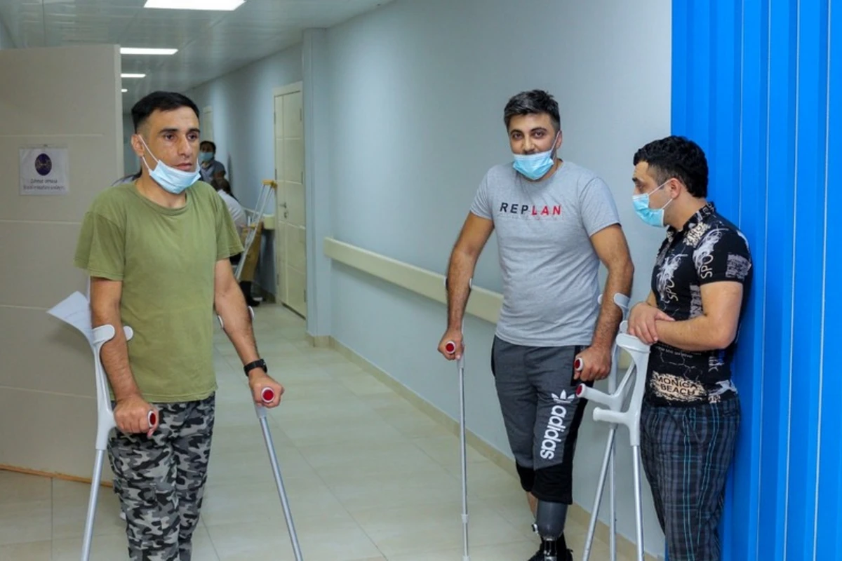 Daha bir qrup qazi yüksək texnologiyalı protezlərlə təmin olundu - FOTO