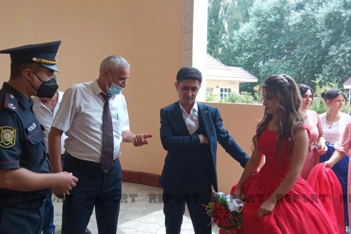 Azərbaycanda bəy və gəlin vaksinasiya olunmadığına görə toya buraxılmadı - FOTO Azərbaycanda bəy və gəlin vaksinasiya olunmadığına görə toya buraxılmadı - FOTO