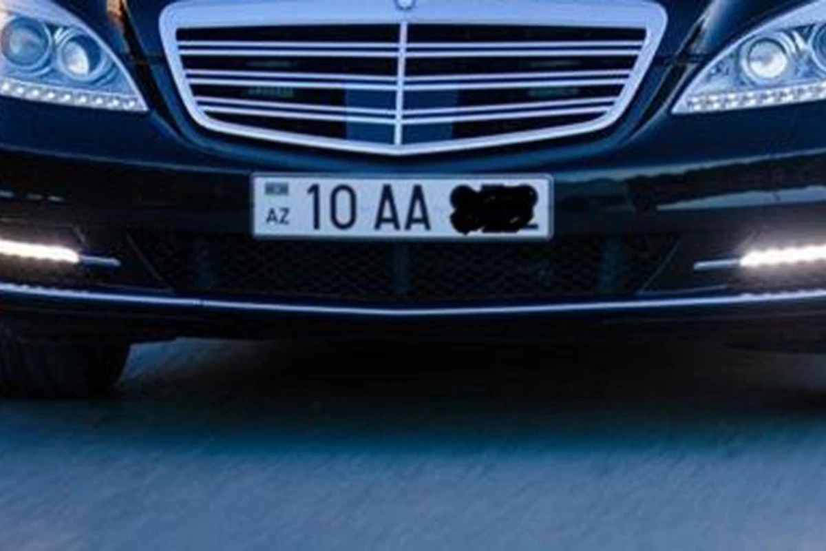 Установлена личность водителя, сбившего пешехода на автомобиле с госномером серии АА - ВИДЕО