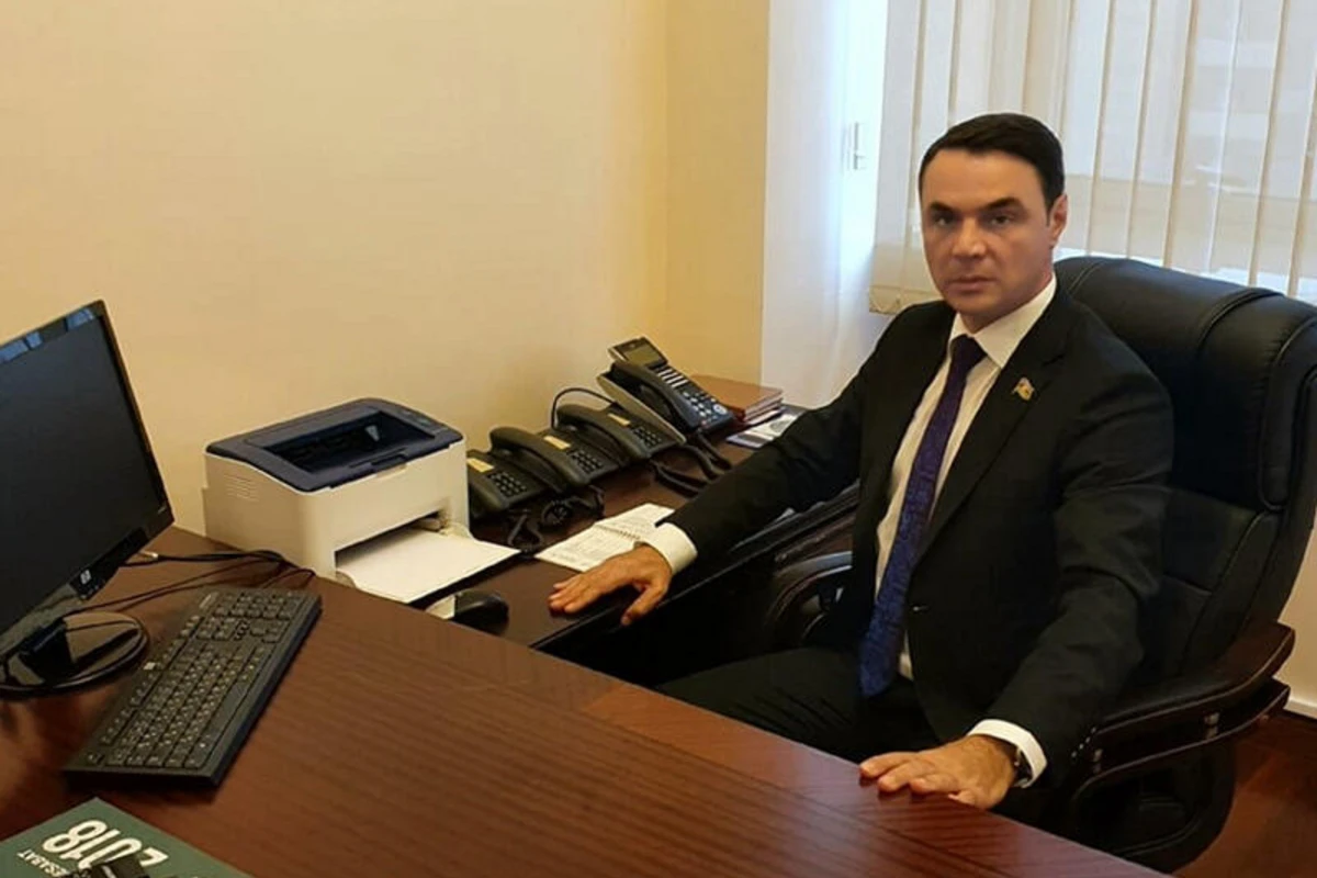 Polisi döyən deputatın mandatı əlindən alına bilər? - İZAH Polisi döyən deputatın mandatı əlindən alına bilər? - İZAH