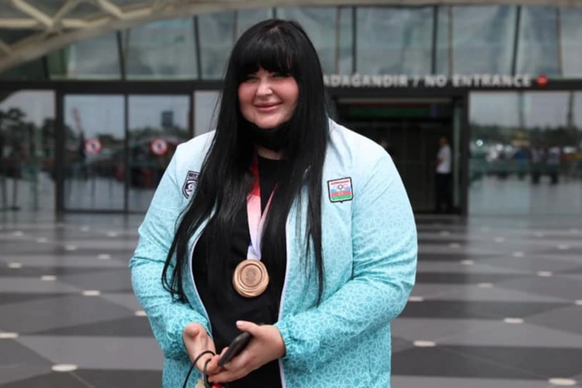 İdmançımız İrina Kindzerska Bakıya qayıdıb - FOTO
