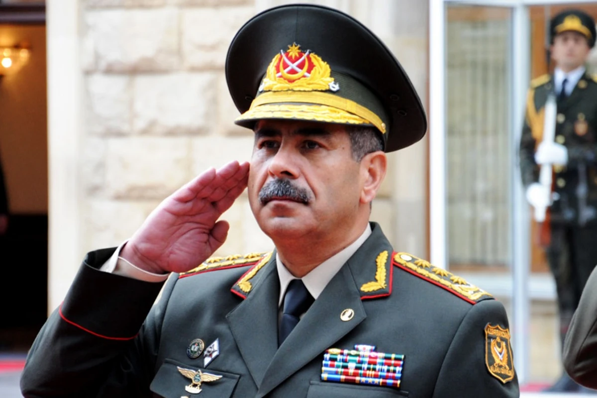 Министр обороны приказал быть готовым к провокациям армянских ВС и немедленно пресекать их