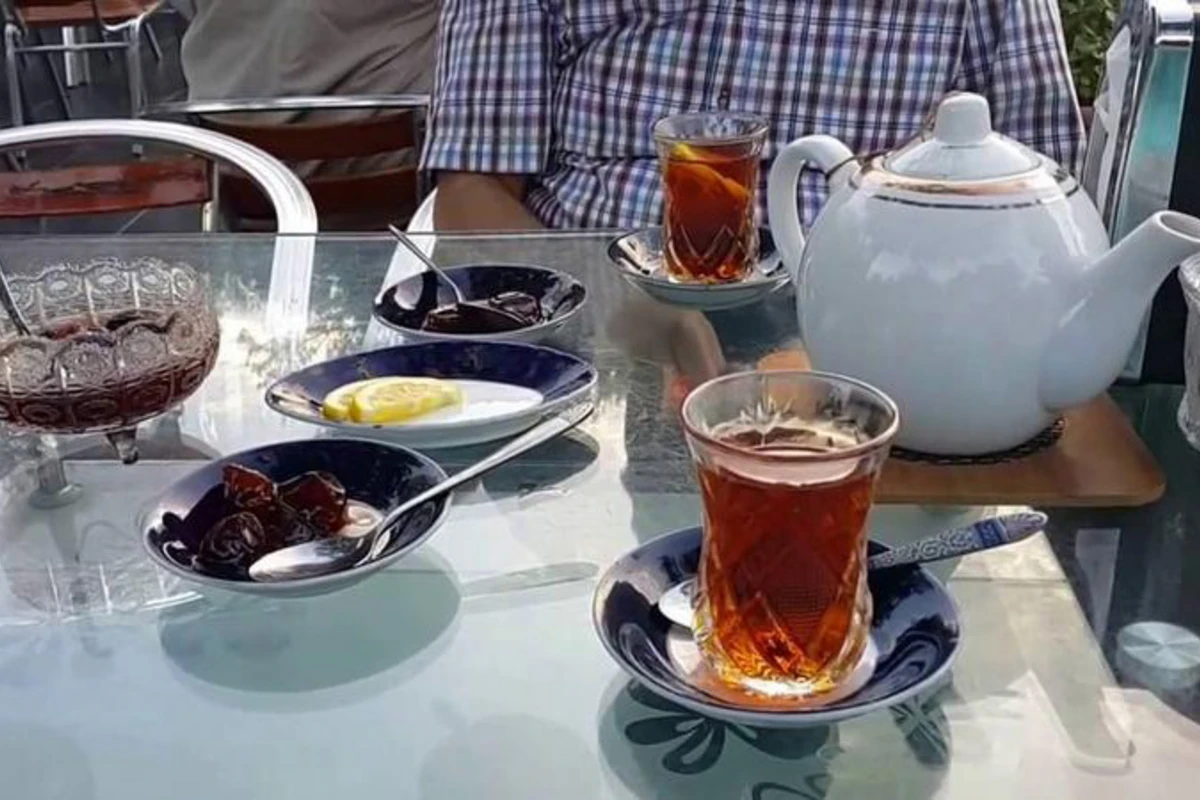 Çayxanada aşkar edilən koronavirus xəstəsinə cinayət işi açıldı - FOTO