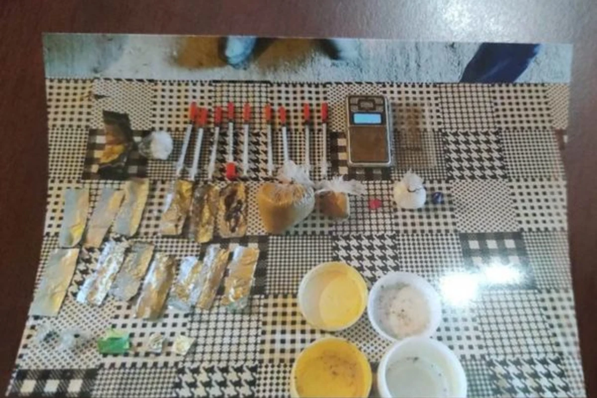 Polis daha bir narkotik satıcısını saxladı – FOTO