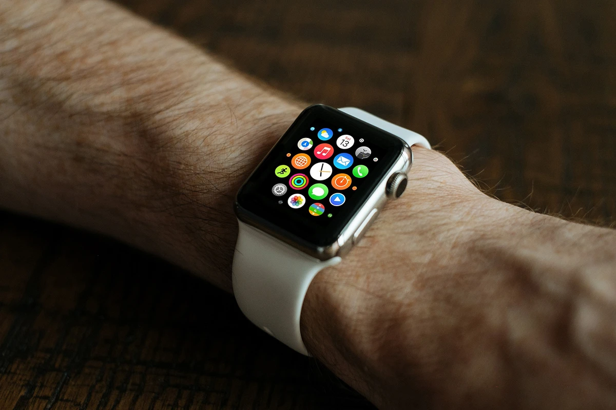 Часы Apple опозорили мужчину, отправив начальнику матерное сообщение