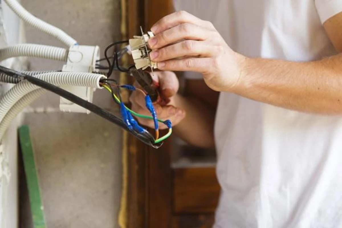Tovuzda gənci elektrik cərəyanı vurdu, vəziyyəti ağırdır