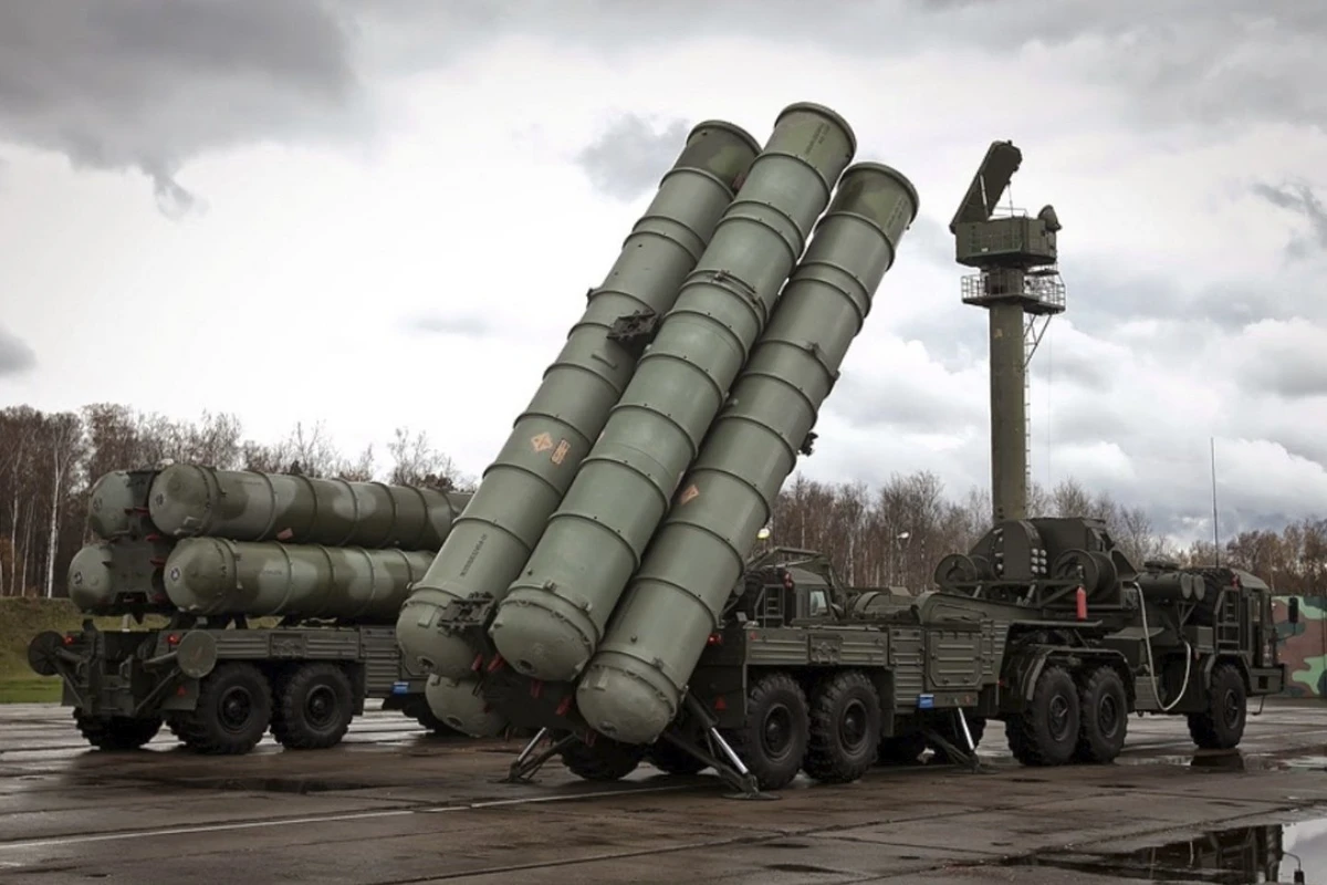 Daha bir ölkə Rusiyadan S-400 raketləri alır - VİDEO