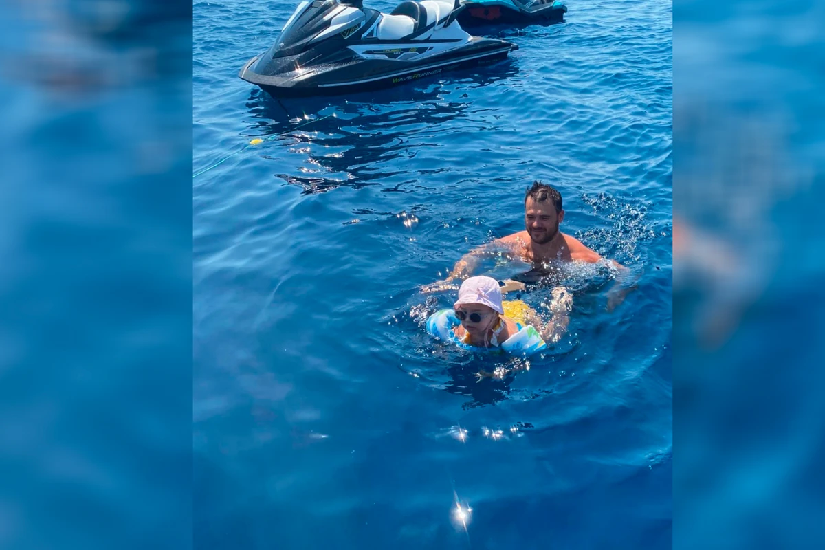 Emin Ağalarov övladı ilə dənizdən görüntülərini paylaşdı - FOTO/VİDEO Emin Ağalarov övladı ilə dənizdən görüntülərini paylaşdı - FOTO/VİDEO