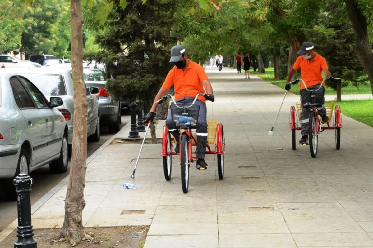 Bakının küçələrini velosipedlə təmizləyəcəklər - FOTO