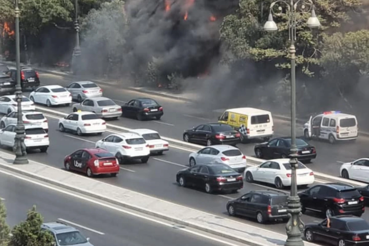 Пожар на проспекте Гейдара Алиева в Баку потушен - ОБНОВЛЕНО-1 - ВИДЕО