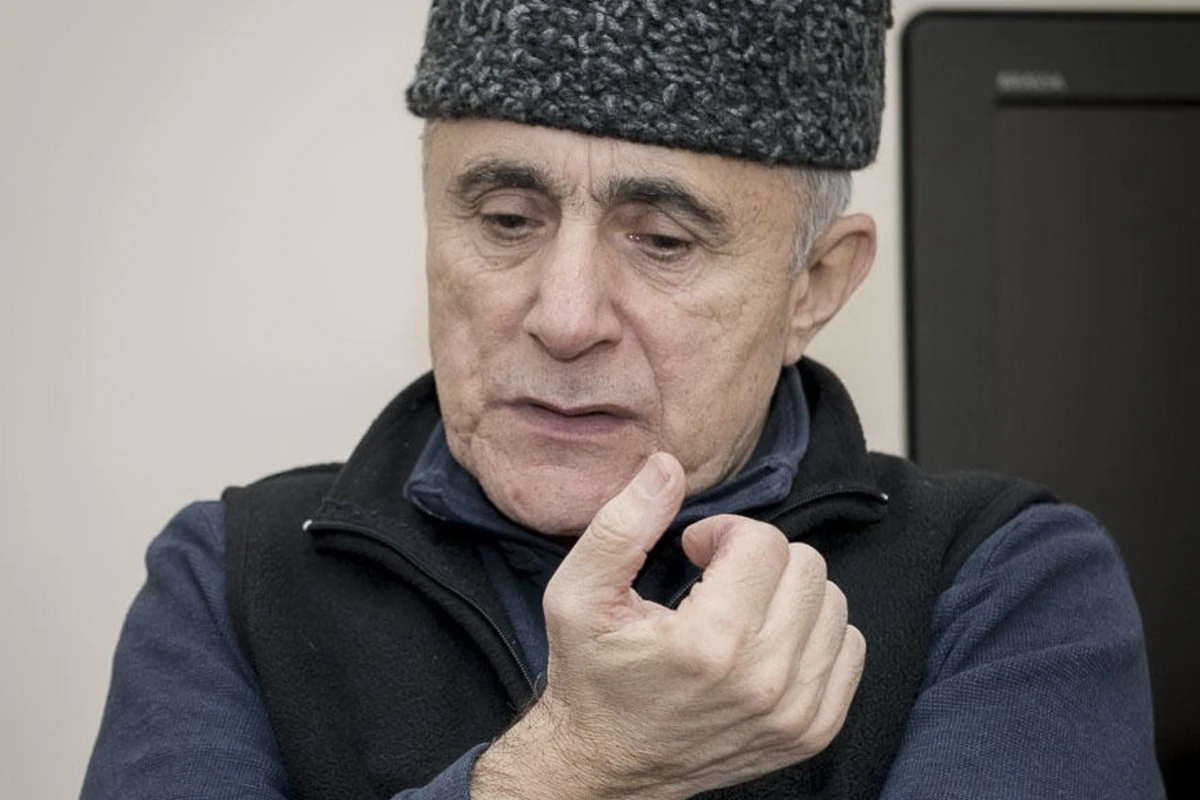 Alim Qasımovun kürəkəni həbs edilib - Evdən qızılları oğurlayıb