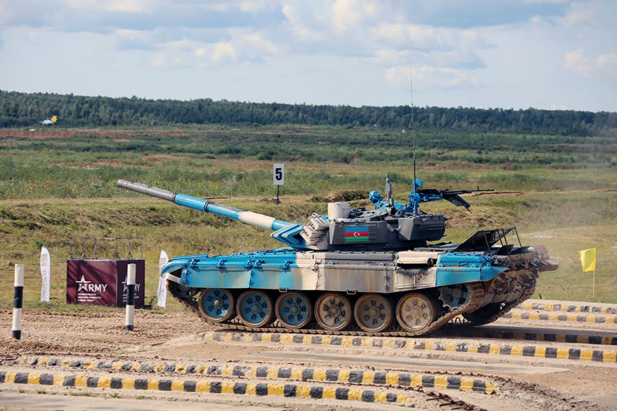 Hərbçilərimiz “Tank biatlonu” müsabiqəsində ilk yarışa başlayıblar - FOTO